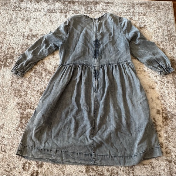 Velvet Heart Chambray Super Soft Gathered button cuff - Picture 6 of 8